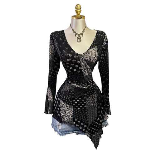 90s Vintage Black White Floral Asymmetrical Hem Top   [L]